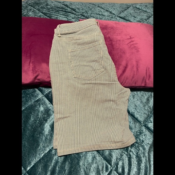 CROFT & BARROW women shorts-Bermuda/ size 12 - Picture 8 of 8